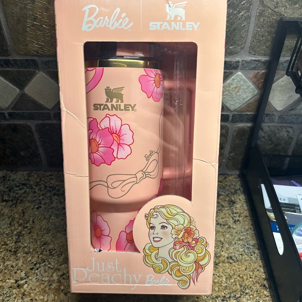 NIB Stanley Barbie Just Peachy 40oz Tumbler